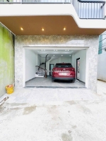 Bán nhà bát khối -long biên - nhà mới - lô góc - ngõ thông - ô tô 7 chỗ vào nhà