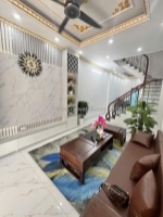 Bán nhà cổ linh – 42m² – thang máy – ngõ nông – ô tô đỗ cổng – nhỉnh 7 tỷ