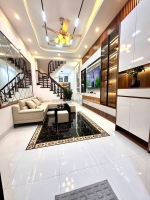 Bán nhà quan hoa-cầu giấy-40m-4t-9.3ty. lh: 0982769586
: