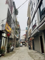 Bán nhà: tựu liệt 60m2, tặng nhà cấp 4, 2 bước ra oto tránh, vị trí đỉnh. nhỉnh