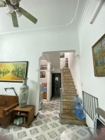 Gần phố bạch mai – nhà chắc chắn, sân cổng riêng – chủ cần bán nhanh!