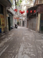 Mặt ngõ trần cung kinh doanh- gần trường chợ- lô góc ngõ thông.42m2 -5t- mt