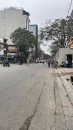 Mặt phố nguyễn thái học  49m2  mặt tiền 5,7 giá 17 tỷ. tin chính chủ bán