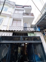 Mặt tiền kinh doanh 
ngang 5 dài 10 - 4 tấm 
trung tâm q4