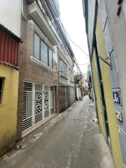 Nhà đẹp, ngõ thông - gần phố- full nội thất- ô tô nhỏ đỗ cửa- 31m2* 5t = 5.85