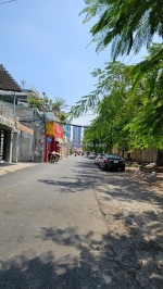 Nhà mới đường xe hơi 
cách nhà 10 m
nguyễn thị thập tân quy q7 
ngang 5 x10.5