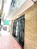 Nhà phạm văn đồng lô góc 39/64m, 5 tầng một bước ra phố - giao thông thuận lợi