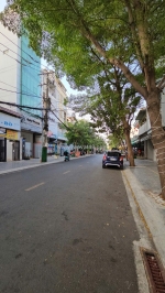 Sát mặt tiền đường số giao nguyễn thị thập q7
ngang 3.6 x 9 m tân quy q7 có 4