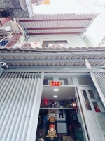 Sát mặt tiền  ngang 4 nở hậu 7 dài 10,5 m  đúc 3 tấm q4 giảm 400 triệu