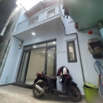 Sát mặt tiền trung tâm q4

cạnh q1,q2...q4 không thiếu bất cứ gì 

ngang 7