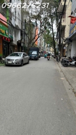 Trần hữu tước - 3 bước ra ô tô - gần hồ - 70m2 10 tỷ