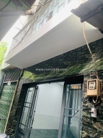 2 tầng trung tâm quận 7..300m ra siêu thị lote mặt tiền hẻm vị trí đẹp nhà đẹp