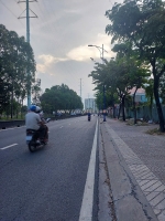 Bán gấp nhà mặt tiền 125m2 đường 49,tân quy,q7