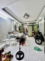 Bán nhà  03 tấm btct

 - khu dân cư hiện hữu, p13 , quận 4

ngang 4m có 4 tỷ