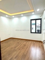 Bán nhà 40m2*5 tầng, thang máy, ô tô đỗ cửa, tam hiệp, thanh trì. giá 6.9 tỷ