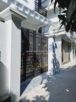 Bán nhà bát khối