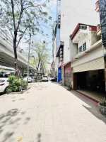 Bán nhà mặt phố phạm văn đồng,quận bắc từ liêm 4 tầng, mặt tiền 4.7m