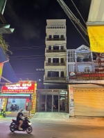 Bán nhà mặt tiền 1 trệt 1 lửng 5 lầu 5,3x26m giá ,5 tỷ đường nguyễn văn quá