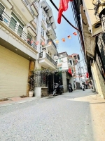 Bán nhà nghi tàm, tây hồ. 60m2 4 tầng mt 5m giá 15 tỷ- ngõ thông -oto nhà dân