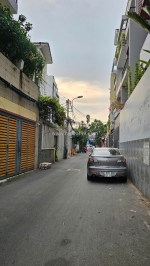 Biệt thự kiều đàm vip q7 phường tân hưng 

ngang 8 dài 15 m

đúc 5 tấm