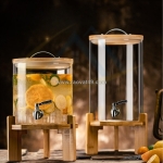 Bình đựng nước ép trái cây chân gỗ
