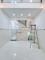 Cách mặt tiền 50 m trung tâm q4 
có 4 tỷ