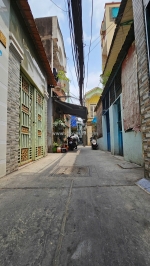 Cạnh mặt tiền đoàn văn bơ q4 

dưới 65 triệu m2