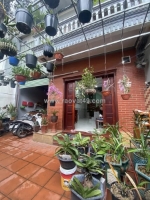 Chính chủ bán nhà 3 tầng nguyễn văn linh, long biên, gần hồ, ô tô đỗ cổng