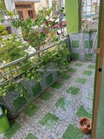 Hạ giá còn 4,9 tỉ