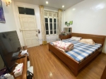 Hời! 
nhà đẹp nguyễn trãi, 40m, lô góc, ngõ nông, gần phố, gần tàu điện, chỉ