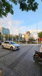 Mặt tiền đường số vĩnh hội 
trung tâm q4 
 ngang 4 x10 m có 175 triệu m2