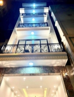 Nguyễn chí thanh - 42m2 - 6 tầng thang máy - - nhà mới - ô tô đỗ cửa - giá