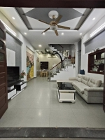 *nhà 50m2 5 tầng phố lạc trung- ô tô vào nhà - giá 11 tỷ*