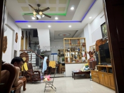 Nhà đẹp 5x20m full nội thất xịn, 3 lầu, 4pn, 5wc, sân xe 7 chỗ