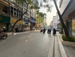 Nhà đẹp thuỵ khuê ở luôn, cách 1 nhà ra mặt phố, mặt tiền rộng, ngõ nông , hiếm