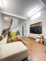 Nhà khu bạch mai 4 tầng 42 m-mt 5m-ngõ thông-4 ngủ-trung tâm quận hai bà trưng