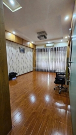 Nhà phân lô - kinh doanh  - cách phố 30m - lô góc - phân lô ô tô tránh - ngõ