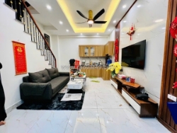 Nhà riêng sát phố, công viên, đẹp và hiếm, trung tâm quận hai bà trưng, 28m2, 4
