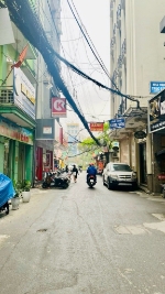 Phân lô - ô tô tránh - ngõ rộng thông tứ phía - đắc địa nằm tại đường láng -