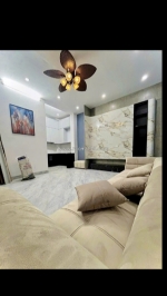 Phố đại la – lõi hai bà trưng
3 mặt thoáng – nhỉnh 7 tỷ
mặt tiền rộng 6m – ở