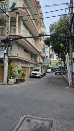 Sát mặt tiền q4  xe hơi 
chỉ 8 tỷ