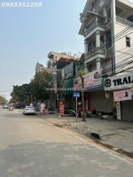 Tôi chủ nhượng nhanh  căn nhà mặt kinh doanh ngã ba - bến xe phùng ba ô tô -
