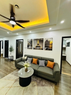 Bán căn hộ kim văn kim lũ, sổ đỏ, 78m2, 3 ngủ, full nội thất mới đét, giá 4 tỷ