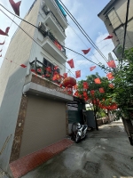 Bán gấp nhà đẹp phúc lợi, 30m² , ô tô đỗ cổng – gần hồ sen. 4.3 tỷ!