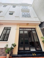 Bán nhà trại lẻ, diện tích 40m 4 tầng mới tinh, giá 2.9 tỉ