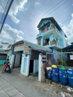 Cách phạm văn đồng 1phút. thông thoáng xe hơi tránh. thuận tiện di chuyển.