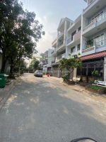 Cần bán dãy nhà trọ 166m2 full thổ, ngang khủng 8.8m. lê văn việ - tân phú.