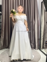 Chiếc váy cưới trắng tinh khôi cho dâu ngoại cỡ