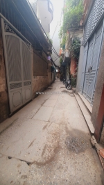 Cho thuê cửa hàng tầng 1 , 2 ngõ 285 đội cấn 30m  ngõ thông kd tốt giá 6 triệu