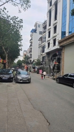 Cho thuê nhà làm văn phòng – tòa nhà mới xây, vị trí đắc địa tại tây hồ